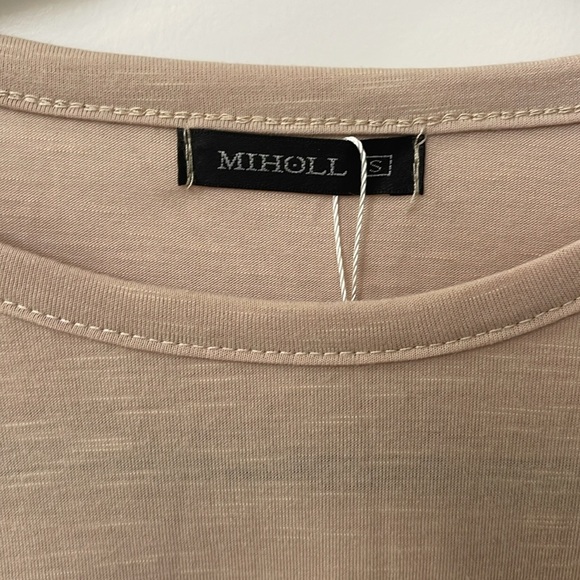 NWT MIHOLL Top/ knit with ruffles - Picture 2 of 10